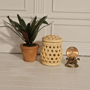 Dollhouse Miniature Lot